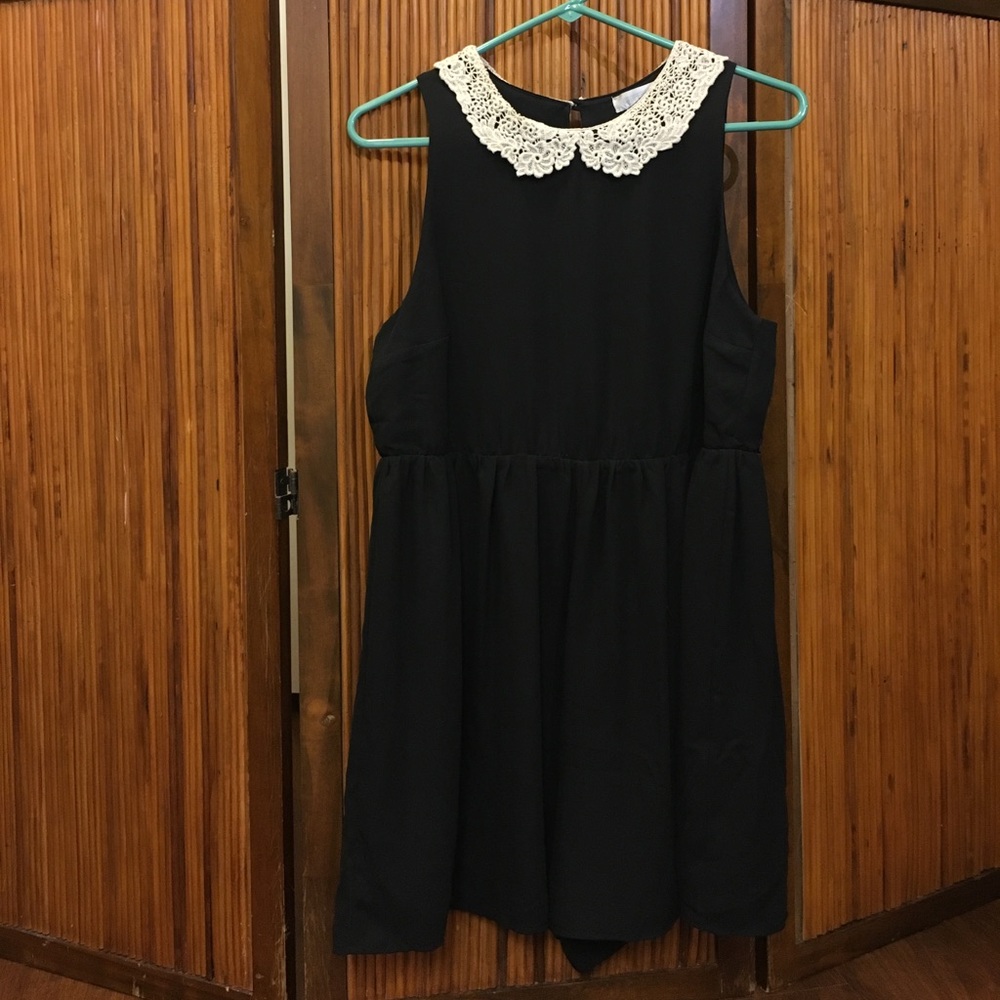 Peter Pan collar romper
